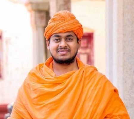 Swastishrimadabhinava-Charukeerthy-Bhattaraka-Mahaswamiji